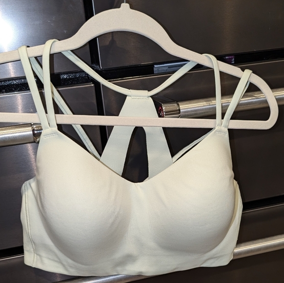 "All in motion" sports bra - Picture 5 of 6